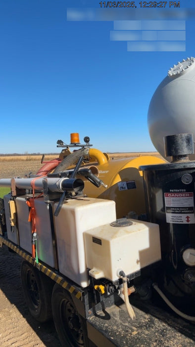 2022 Vac-Tron LP573XDT T4 Koehler Diesel Engine, 500 Gallon Debris Tank, x2 100 Gallon Water Tanks