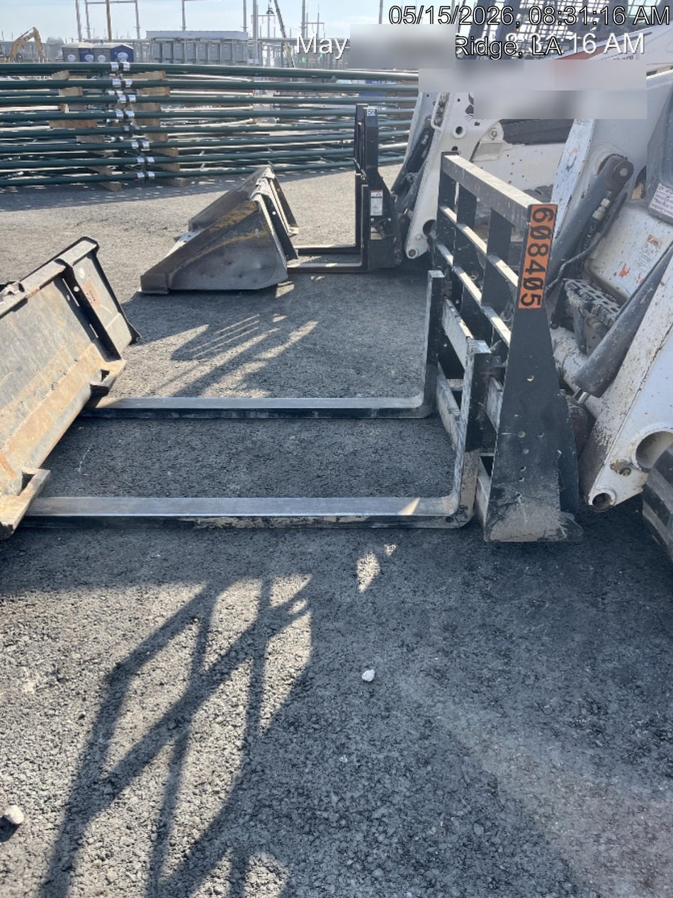2025 ARROW MATERIAL HANDLING 72" Pallet Forks - Arrow
