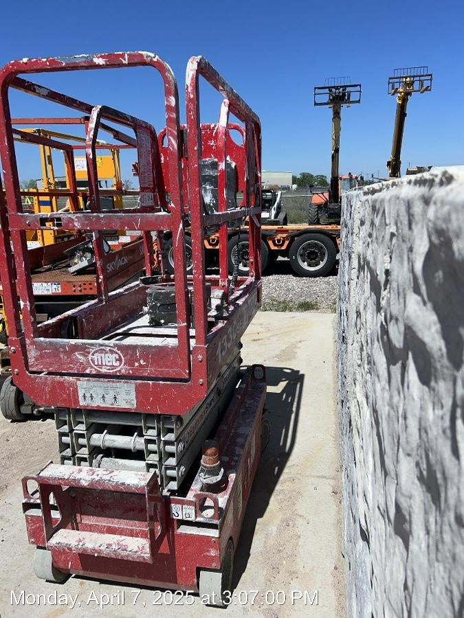 2019 MEC 1330SE MEC 1330SE w/ES Track Hardware, Full Extended 2 Year Warranty