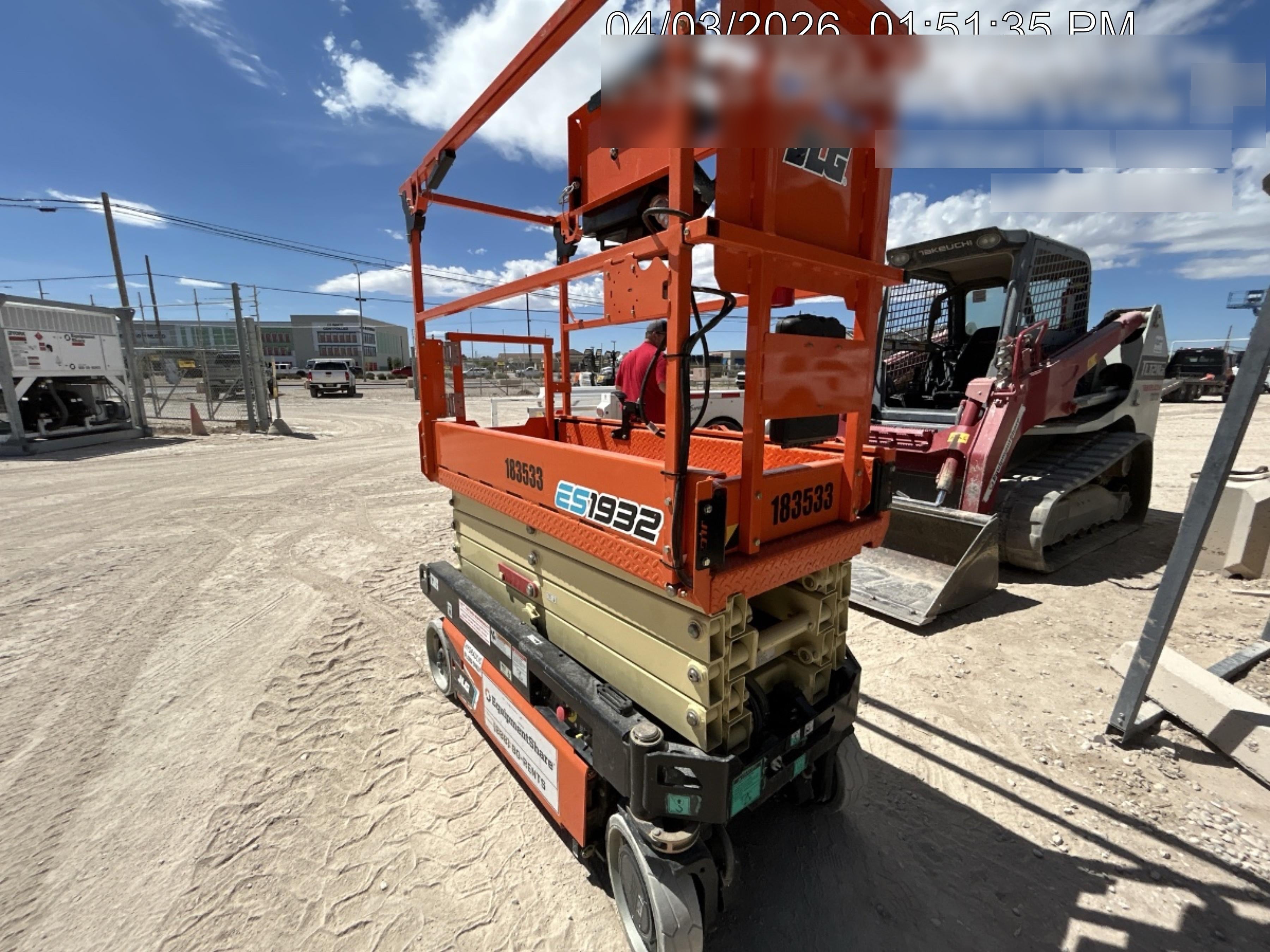 2021 JLG ES1932