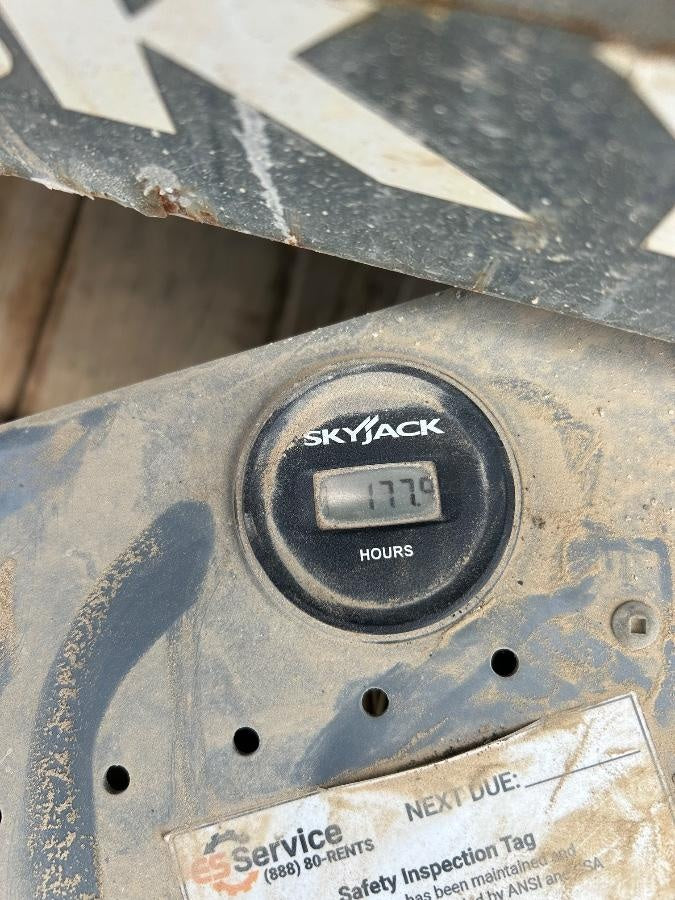 2018 Skyjack SJIII-3219 Skyjack SJIII3219 Scissor Lift w/Trojan Batteries