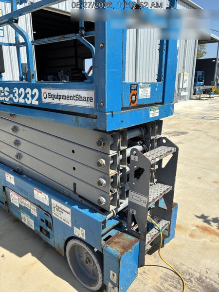 2017 Genie GS-3232 Genie GS3232 Narrow 32' Scissor Lift