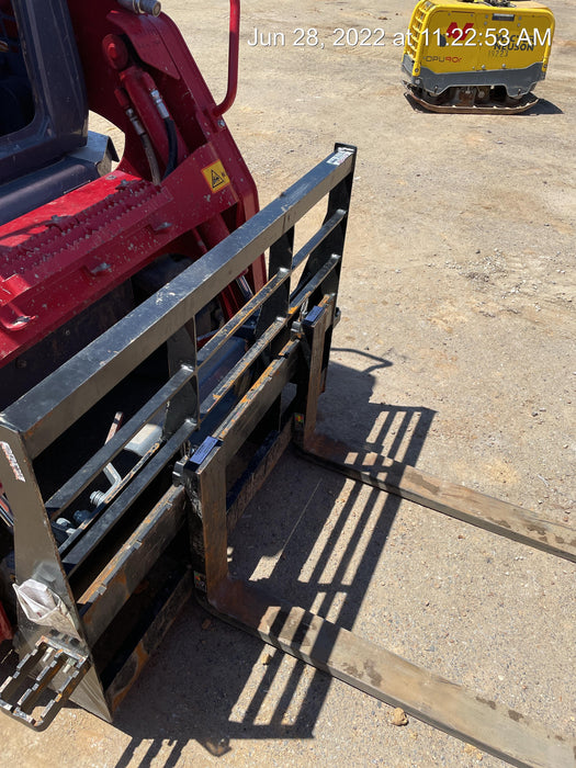 2022 TAKEUCHI TL8R2-R