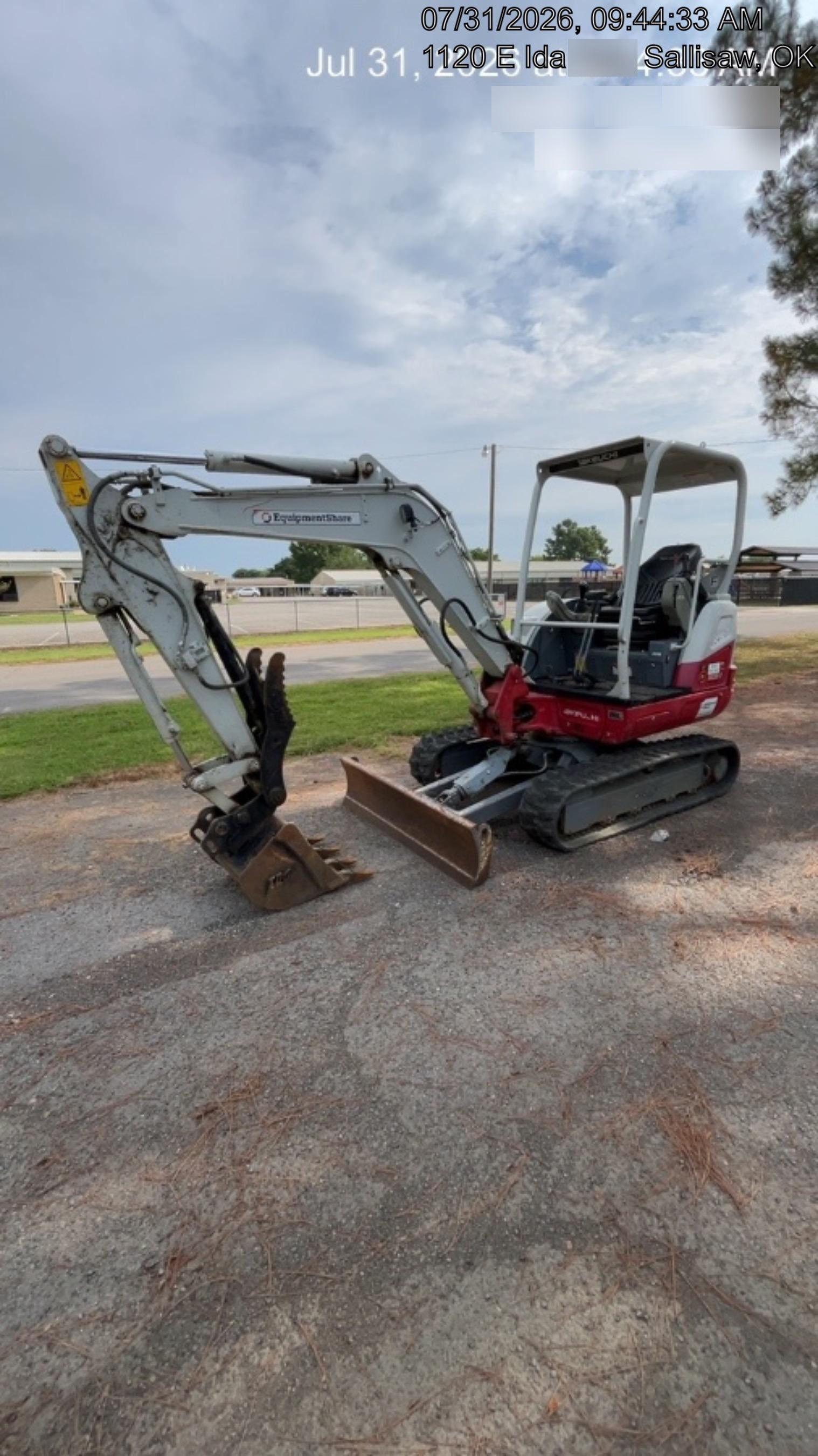 2022 TAKEUCHI TB235-2R