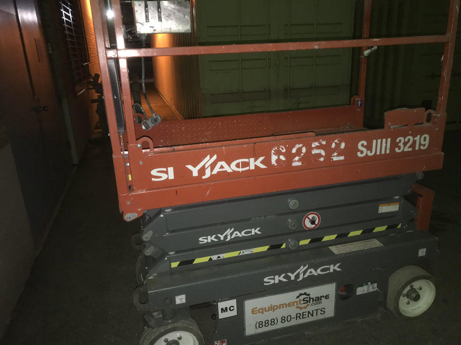 2017 Skyjack SJIII-3219 Skyjack SJ3219, Trojan Battery Set, Extended Warranty 5yr/5k hr