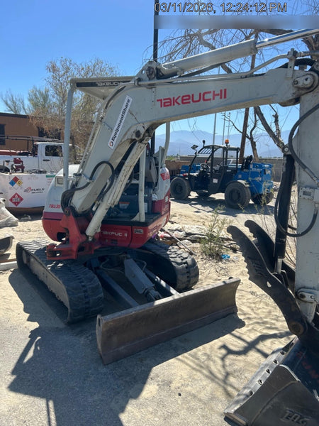 2022 TAKEUCHI TB235-2R