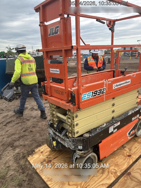 2021 JLG ES1932