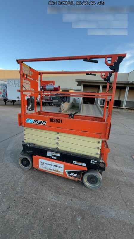 2021 JLG ES1932