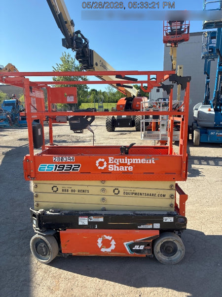 2022 JLG ES1932