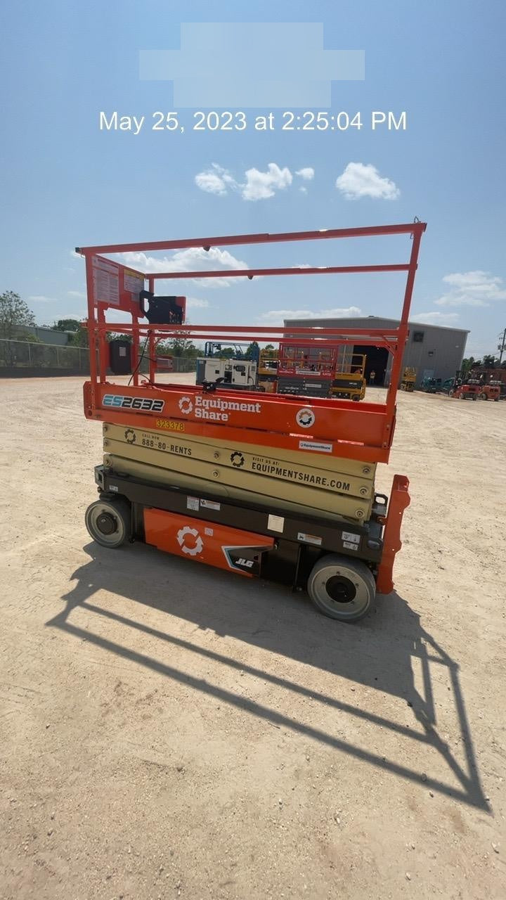 2023 JLG ES2632