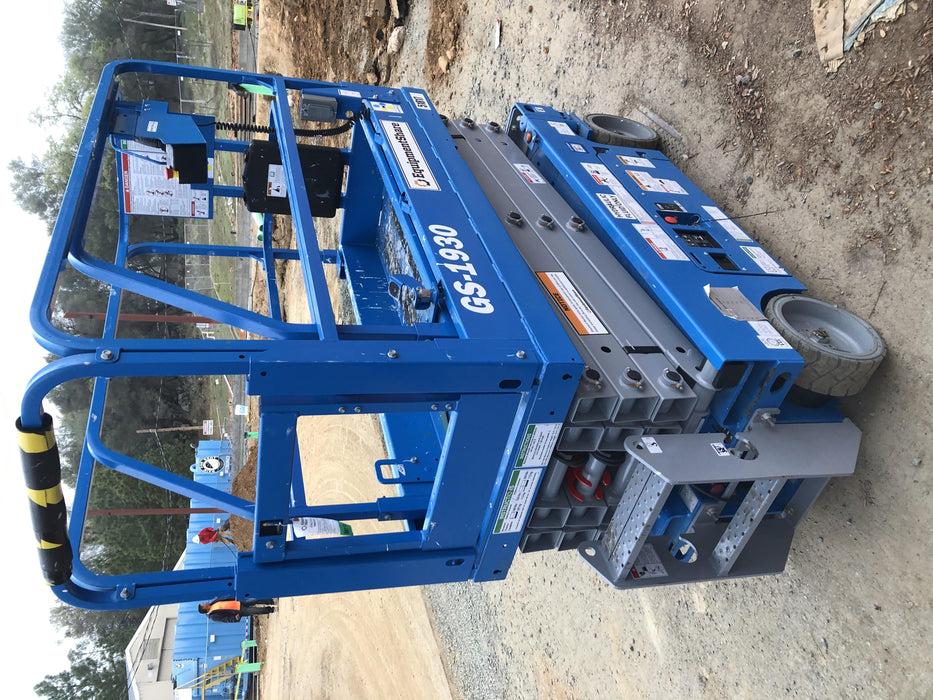 2019 Genie GS-1930 Half Height Swing Gate, 800W Inverter