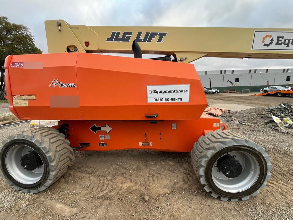2019 JLG 860SJ