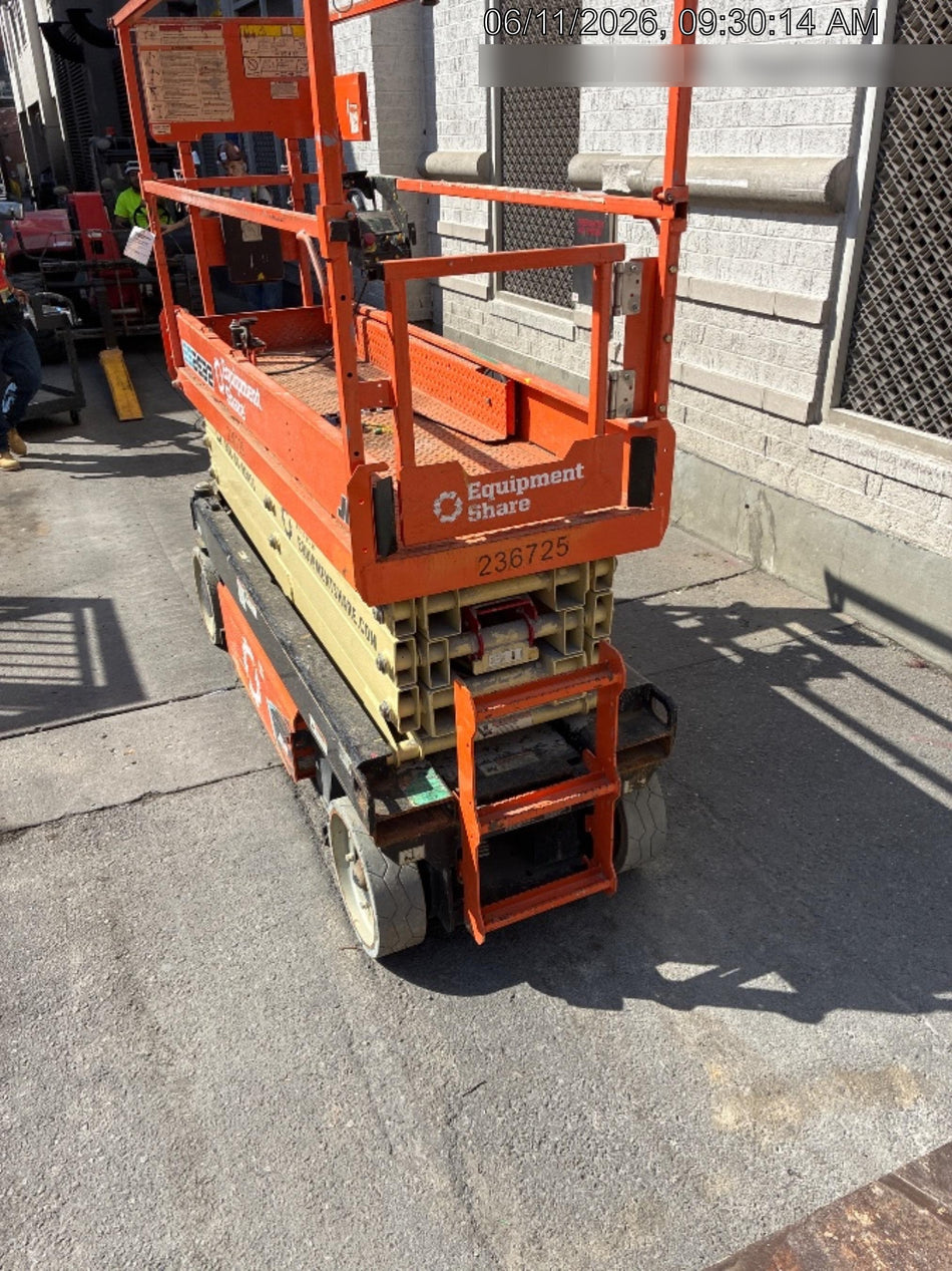 2022 JLG ES2632