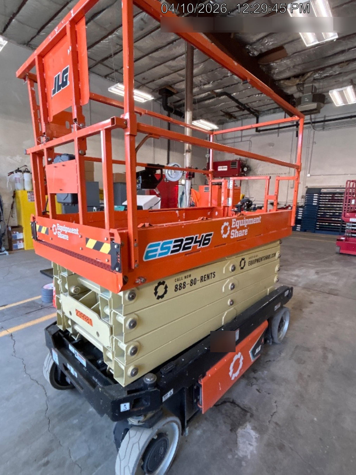 2022 JLG ES3246
