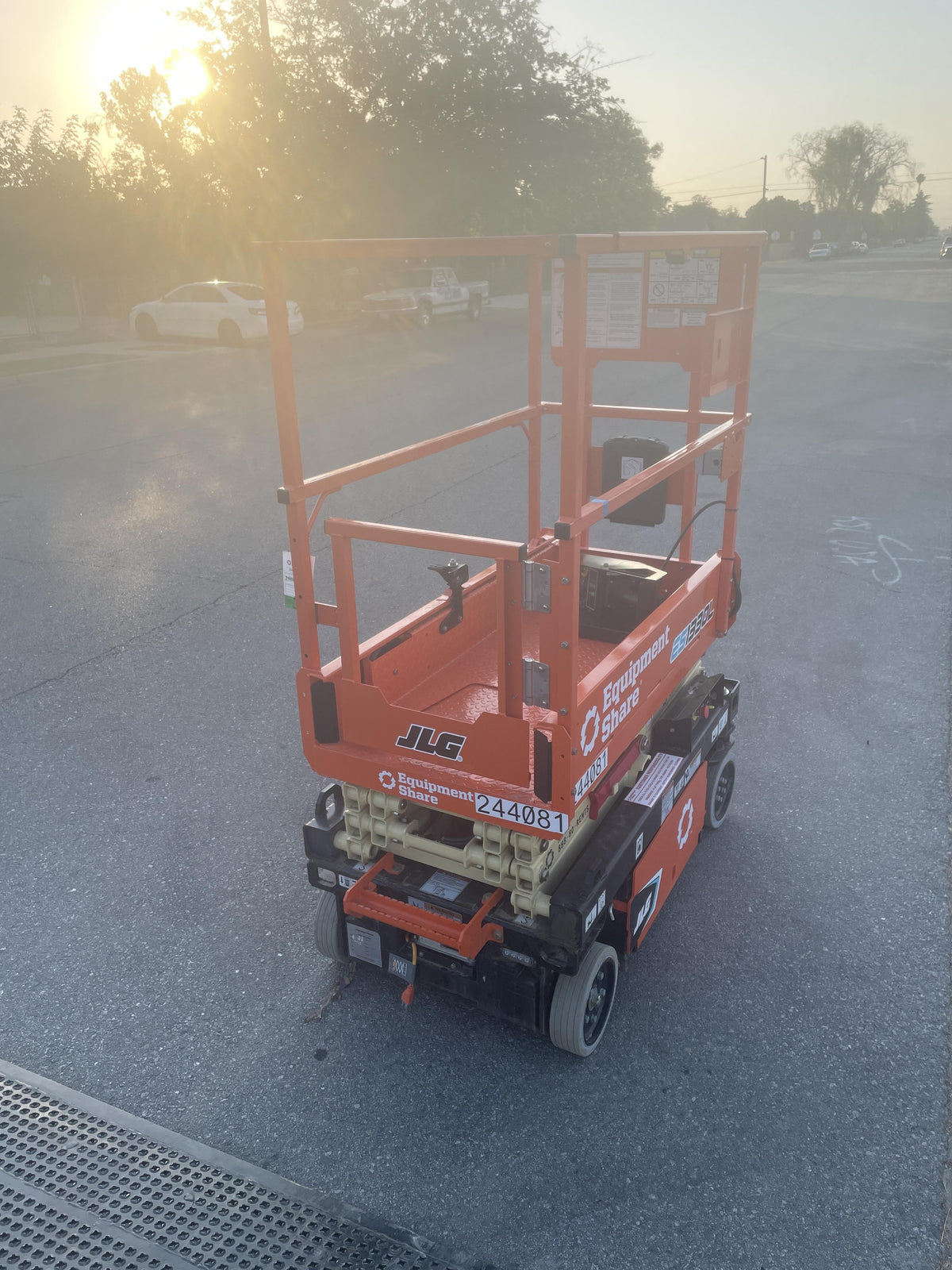 2022 JLG ES1330L
