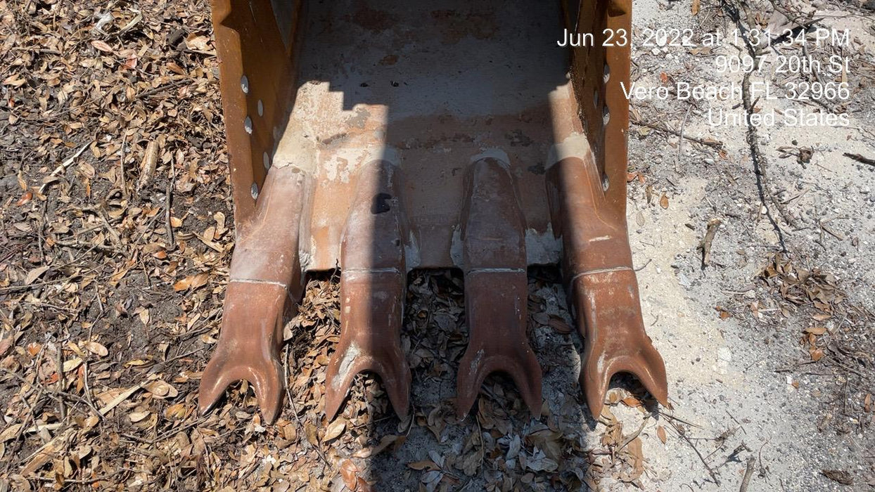 2015 CASE 42" Bucket - Case