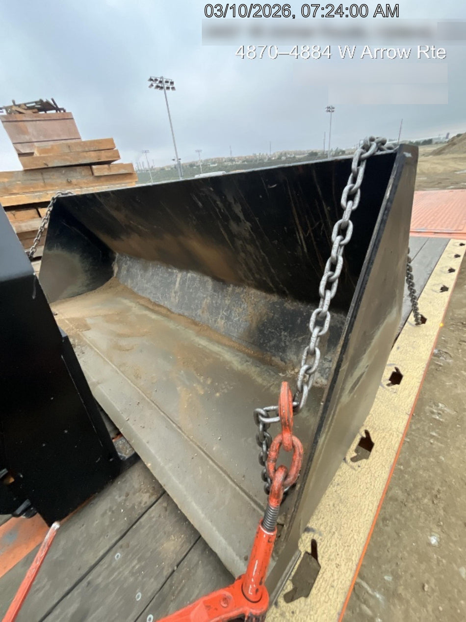 2025 JLG 1001100823