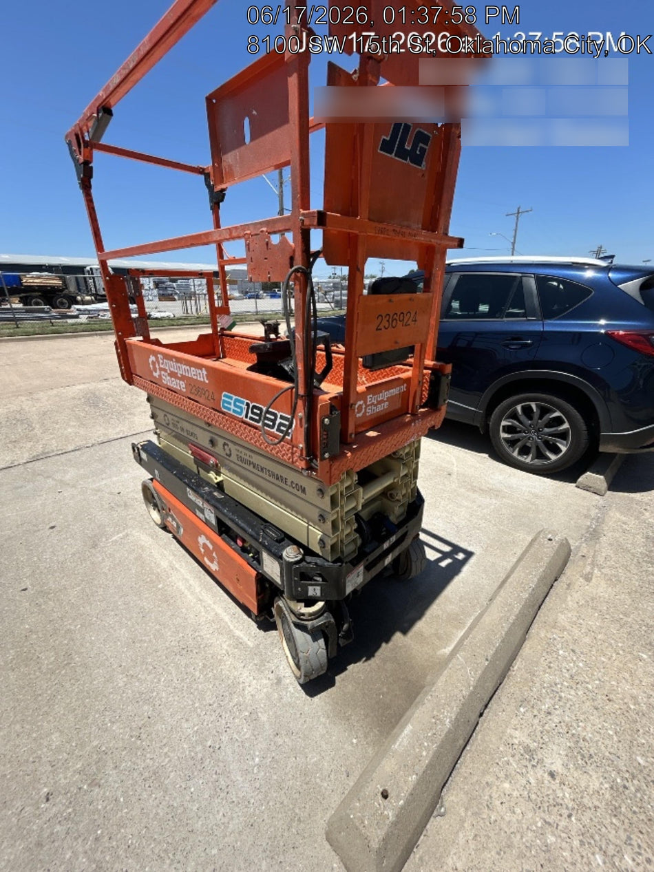 2022 JLG ES1932