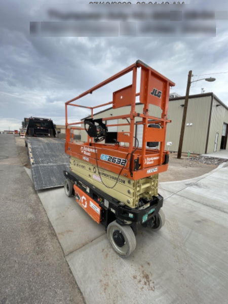 2022 JLG ES2632