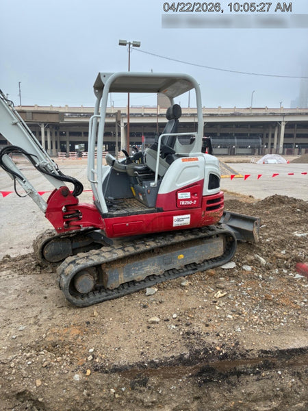 2022 TAKEUCHI TB250-2R