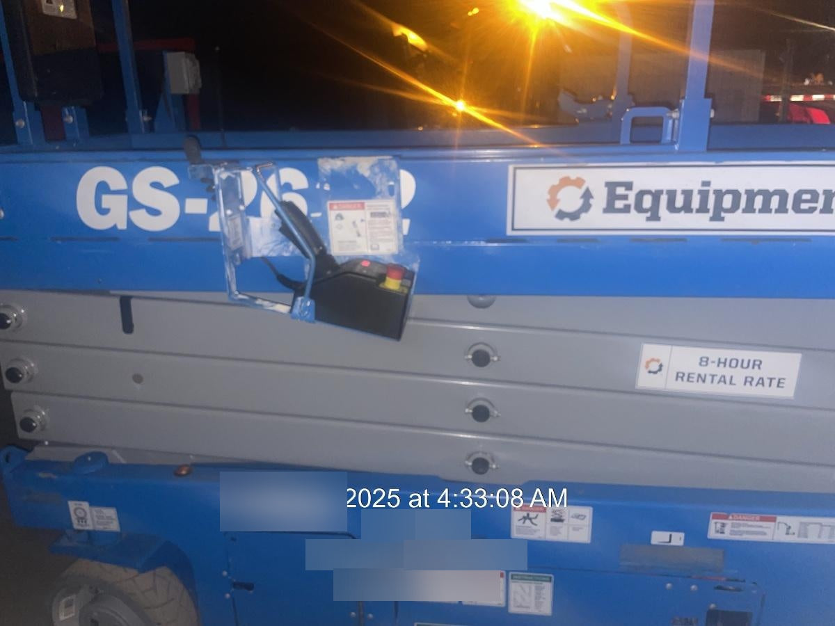 2023 GENIE GS-2632