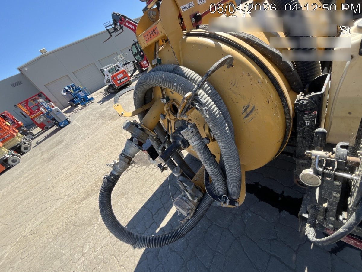 2022 VAC-TRON LP573XDT