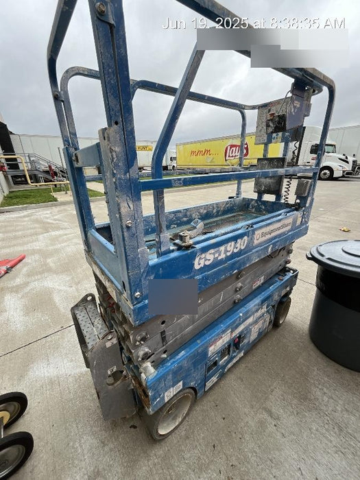 2020 Genie GS-1930 Solid Non Marking Tires, Beacon, Folding rails with half height swing gate