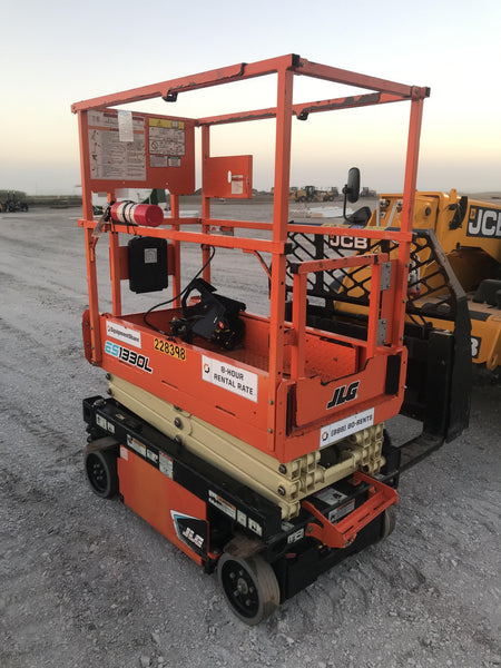 2022 JLG ES1330L