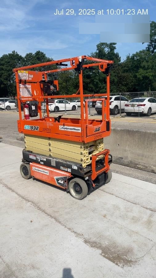 2022 JLG ES1932