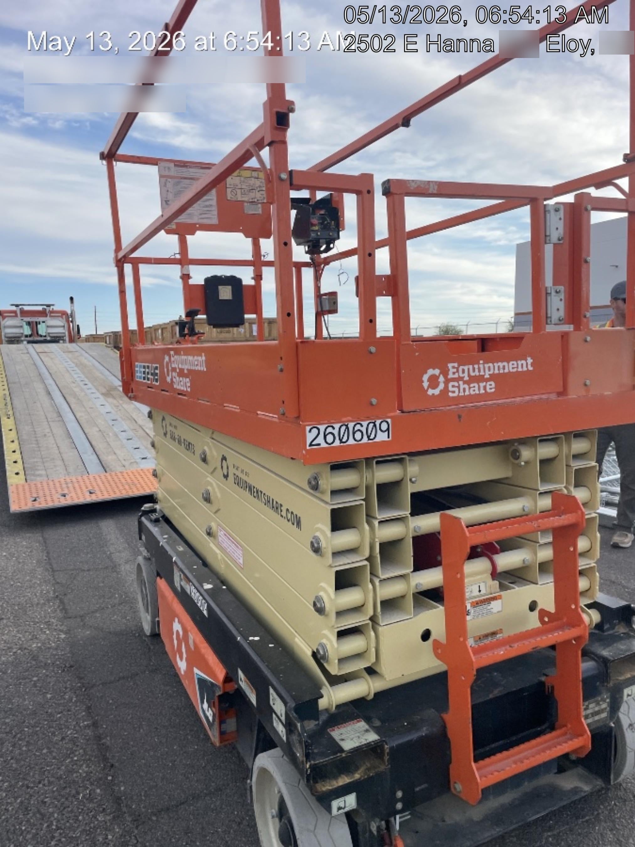 2022 JLG ES3246