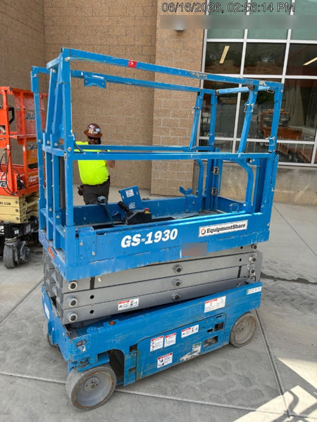 2020 Genie GS-1930 Solid Non Marking Tires, Beacon, Folding rails with half height swing gate