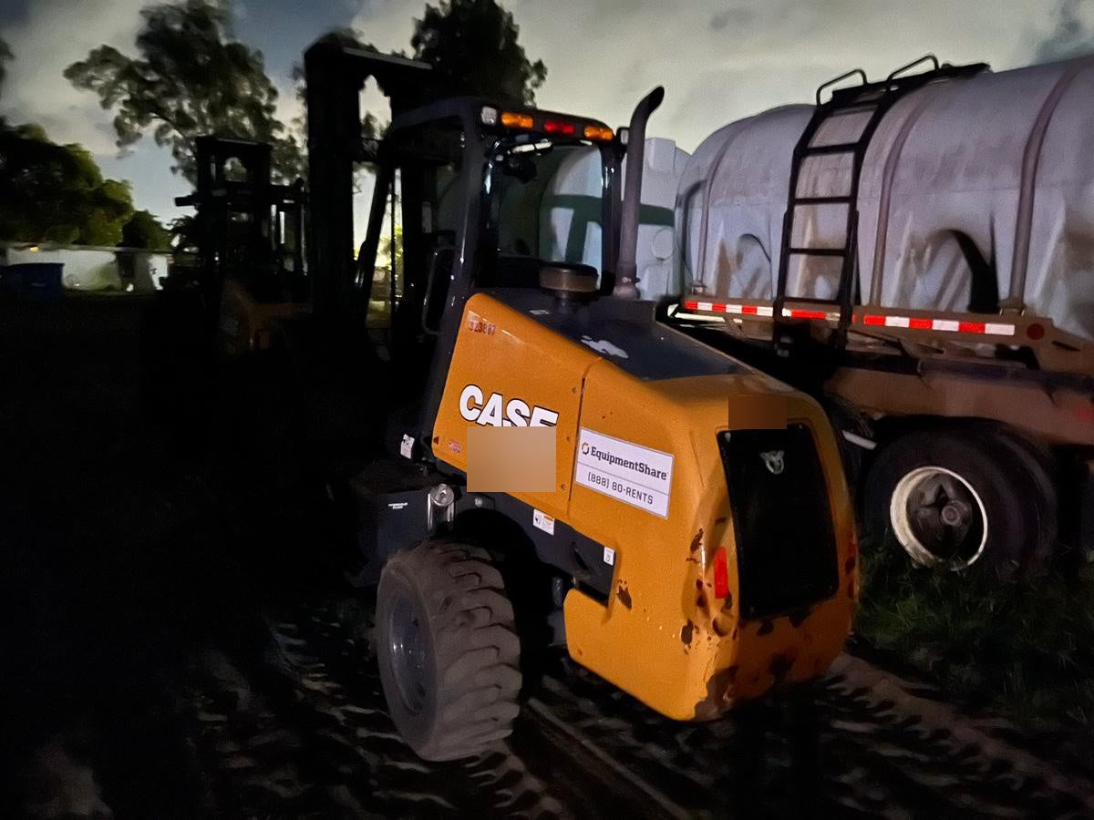 2023 CASE 588H