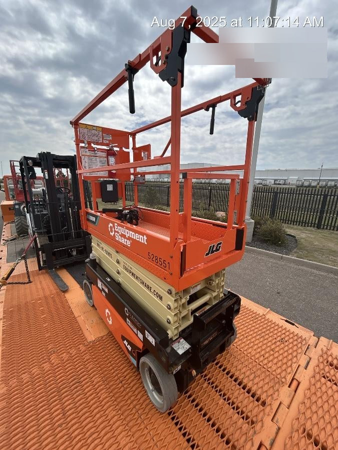 2025 JLG ES1932