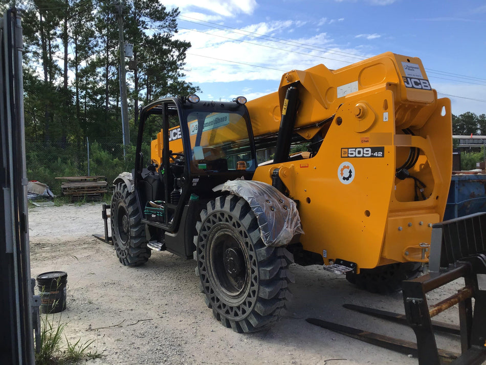 2020 JCB 509-42 Canopy, Solid Tires, Work Lights, Beacon, Aux Hydraulics, Back up Alarm, Lifting Eye, ES Decals