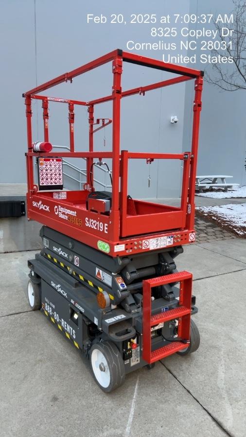 2024 Skyjack SJ3219 Electric Drive, Sld NM Tires, DBcns, RFRails, Power to Platform, T3 + Access Control