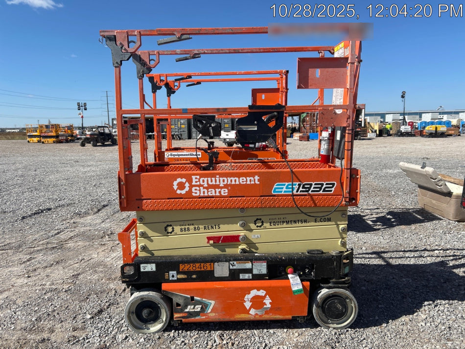 2022 JLG ES1932