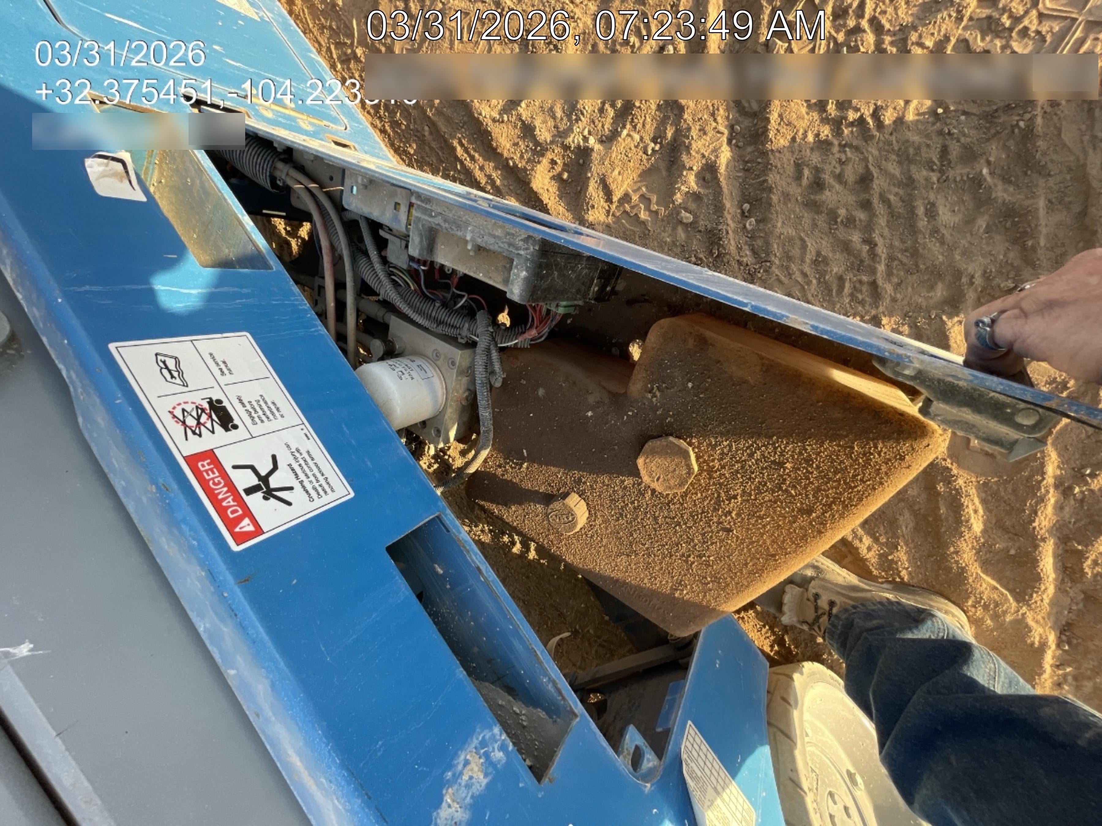 2023 GENIE GS-2632