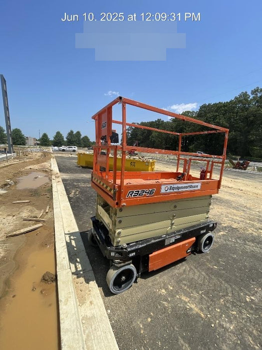 2021 JLG R3246