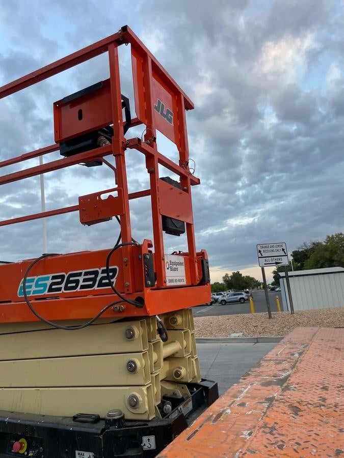 2022 JLG ES2632