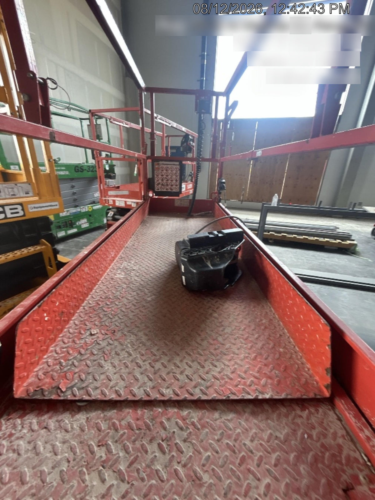 2020 Skyjack SJIII-3220 Solid NM Tires, Half height spring hinged entry gate, Dual Beacons, 6' Powered Extension Deck