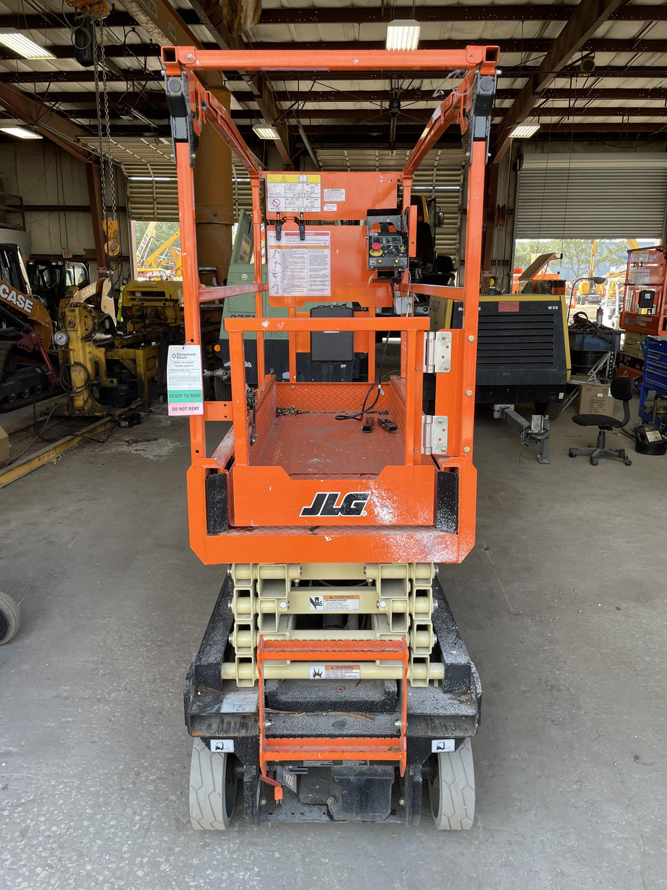 2023 JLG ES1932