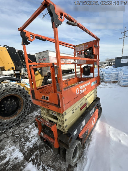2022 JLG ES1932