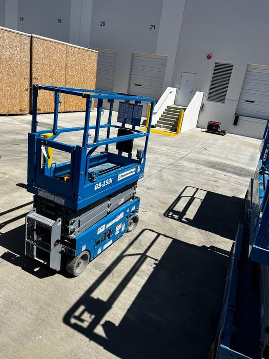 2020 Genie GS-1930 Solid Non Marking Tires, Beacon, Folding rails with half height swing gate, 800W Inverter