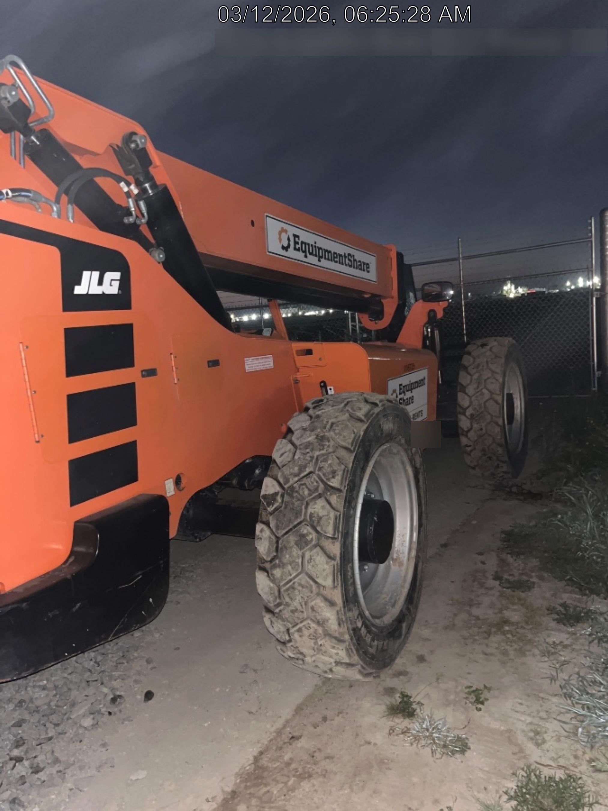 2020 SKYTRAK 8042