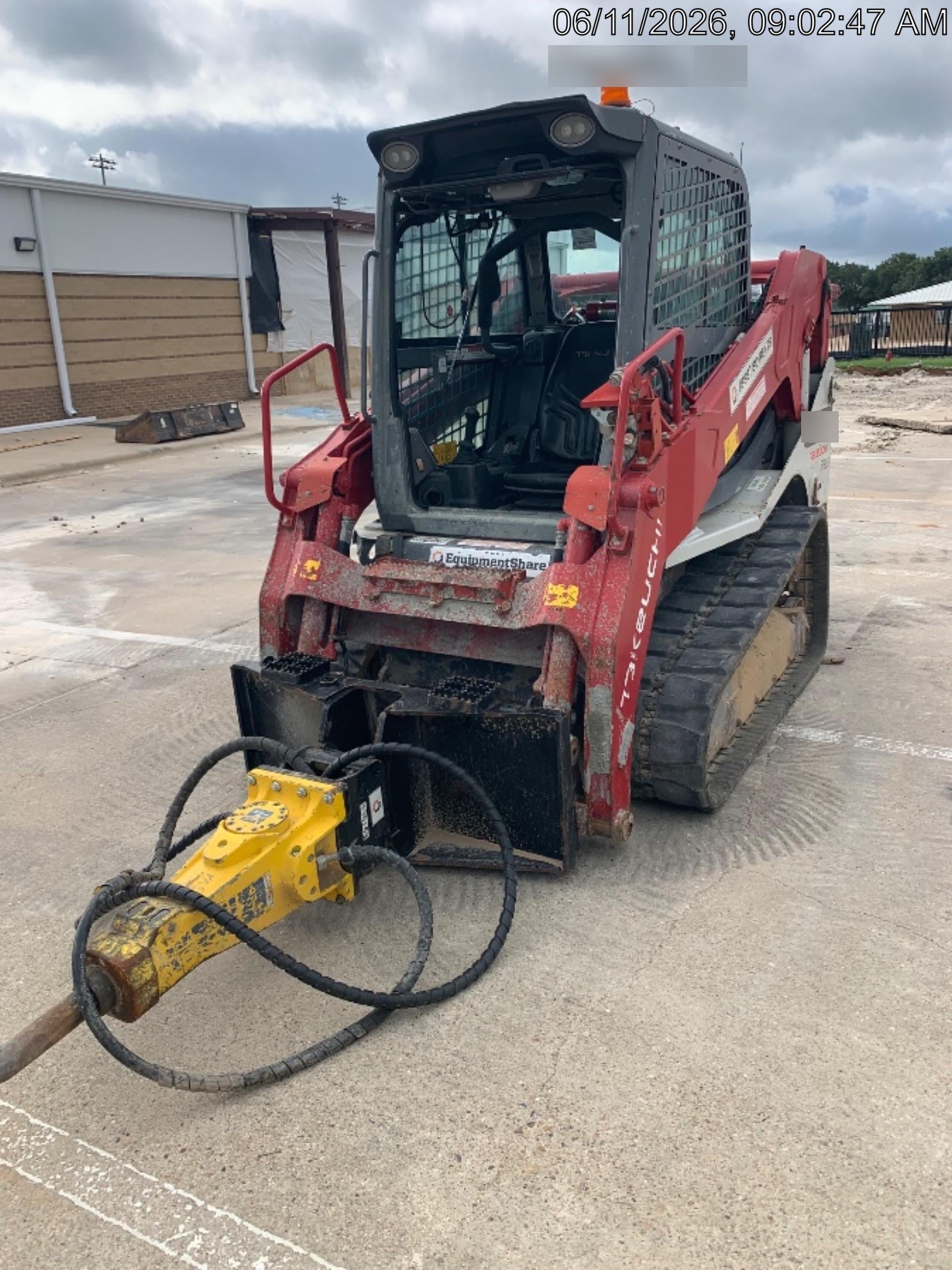2019 Takeuchi TL10V2-CR Cab/Heat/AC, Rubber Tracks, Backup Alarm, Front & rear working Lights, Auxiliary Hydraulics, 2 Speed Travel, Engine Monitoring System, Hydraulic universal quick hitch w/76" HD smooth dirt bucket with bolt-on edge, 20.3 cubic feet capacity, 48" Pallet forks and frame