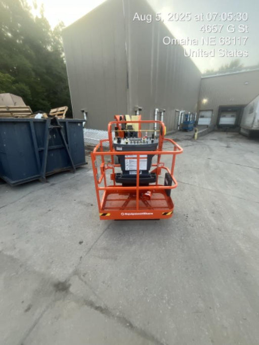 2025 JLG E300AJP