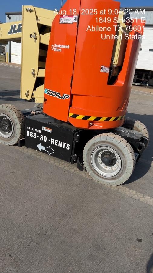 2025 JLG E300AJP