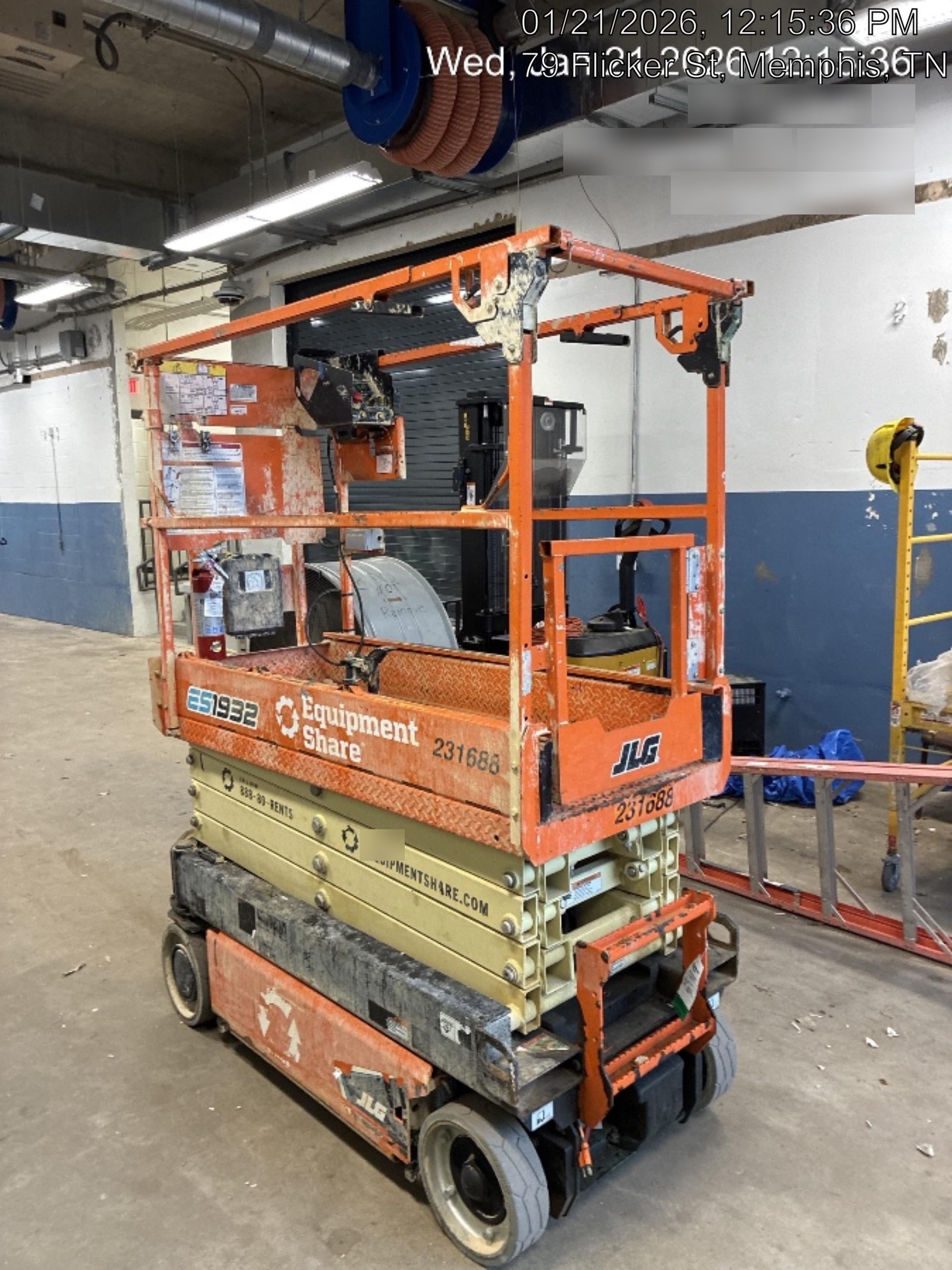 2022 JLG ES1932