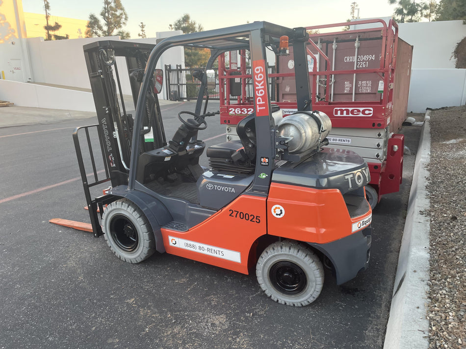2022 TOYOTA 50-8FGU25