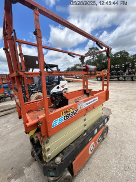 2021 JLG ES1932